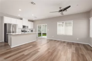 Photo #6: 2552329 Listing