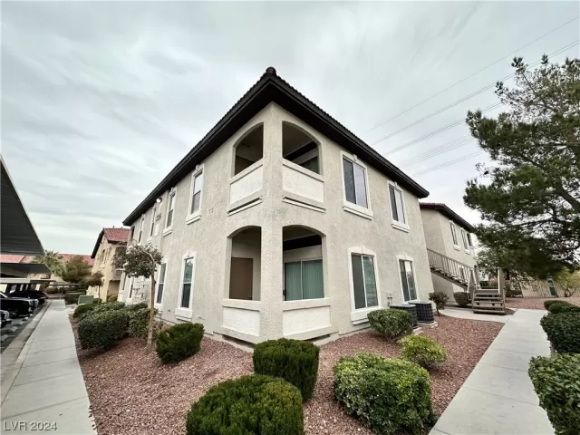 MLS: 2552335 Condo For Sale