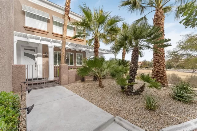 MLS: 2552384 Condo For Sale