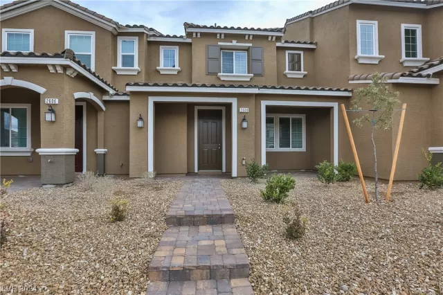 MLS: 2552406 Condo For Sale