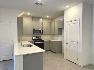 Photo #3: 2552406 Listing 