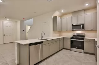 Photo #4: 2552406 Listing 