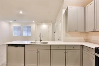 Photo #5: 2552406 Listing 
