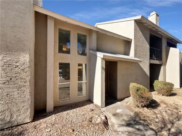 MLS: 2552413 Condo For Sale