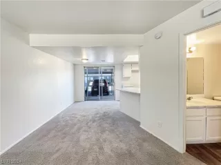 Photo #4: 2552413 Listing