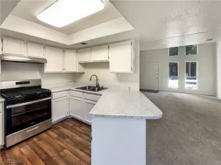 Photo #6: 2552413 Listing