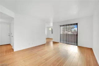 Photo #4: 2552414 Listing