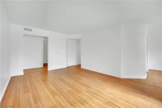 Photo #5: 2552414 Listing