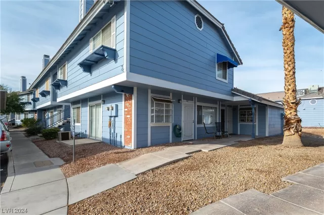 MLS: 2552435 Condo For Sale