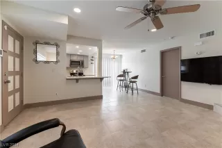 Photo #5: 2552435 Listing