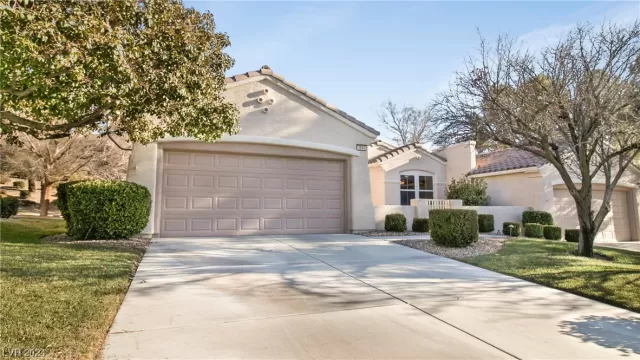 MLS: 2552464 Condo For Sale