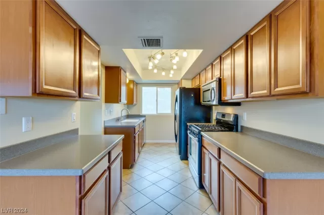 MLS: 2552476 Condo For Sale