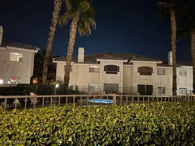 MLS: 2552492 Condo For Sale