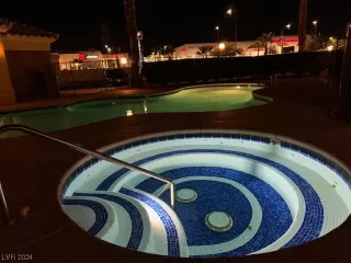 Photo #2: 2552492 Listing