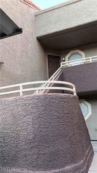 Photo #4: 2552495 Listing 