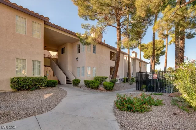 MLS: 2552499 Condo For Sale