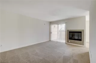 Photo #4: 2552499 Listing