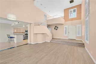 Photo #1: 2552516 Listing