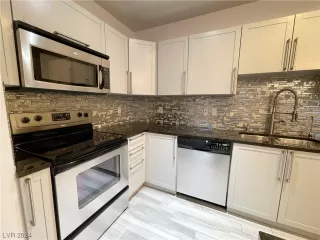 Photo #6: 2552561 Listing 