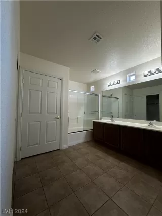 Photo #4: 2552573 Listing 