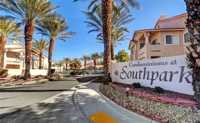 MLS: 2552601 Condo For Sale