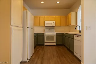 Photo #1: 2552601 Listing