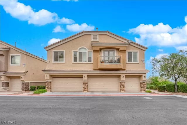 MLS: 2552602 Condo For Sale