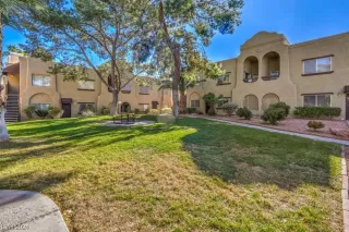 Photo #1: 2552603 Listing