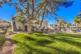 Photo #2: 2552603 Listing