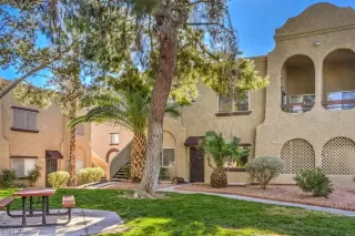 Photo #3: 2552603 Listing