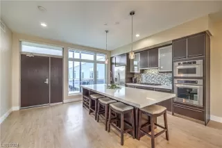 Photo #4: 2552631 Listing