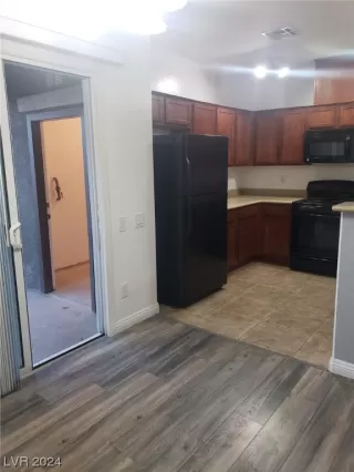 Photo #2: 2552650 Listing