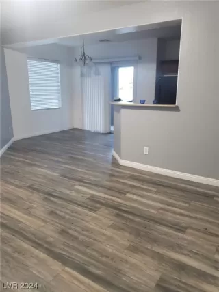 Photo #4: 2552650 Listing