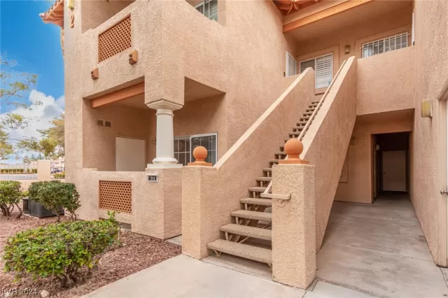 MLS: 2552676 Condo For Sale