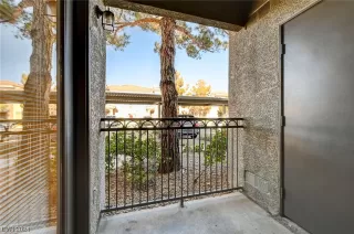 Photo #3: 2552722 Listing