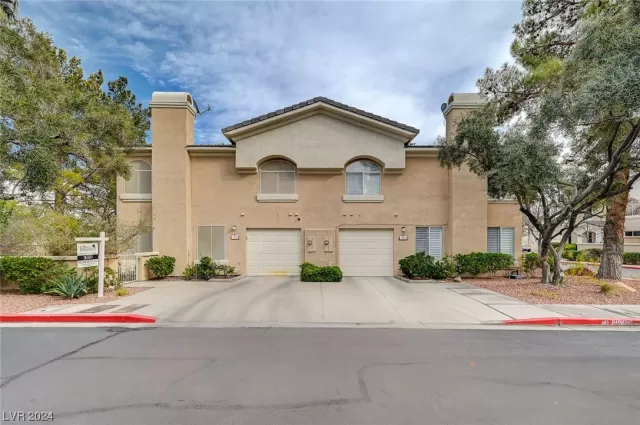 MLS: 2552731 Condo For Sale