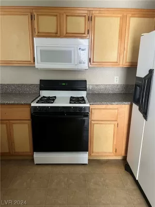 Photo #5: 2552740 Listing 