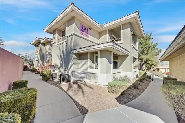 MLS: 2552750 Condo For Sale