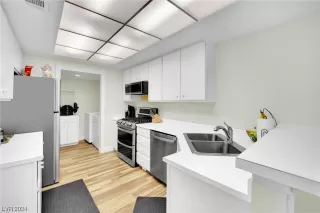 Photo #2: 2552757 Listing