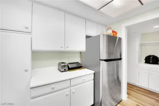 Photo #5: 2552757 Listing