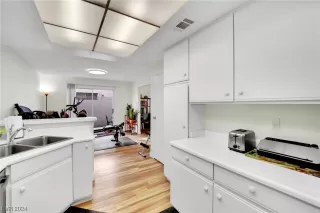 Photo #6: 2552757 Listing