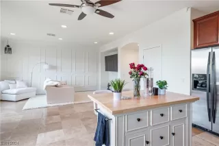 Photo #3: 2552807 Listing