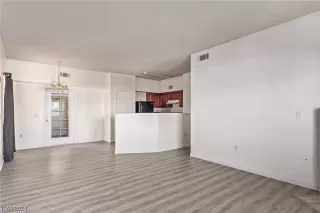 Photo #5: 2552811 Listing 