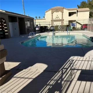 Photo #2: 2552818 Listing 