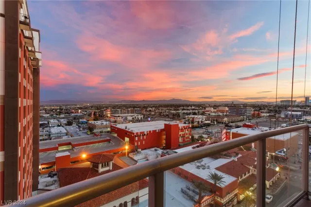 MLS: 2552821 Condo For Sale