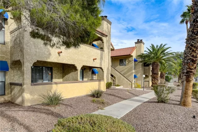 MLS: 2552837 Condo For Sale