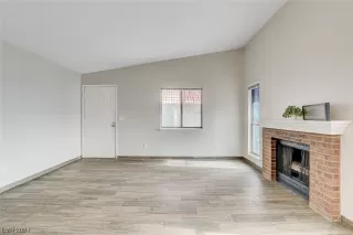 Photo #3: 2552837 Listing