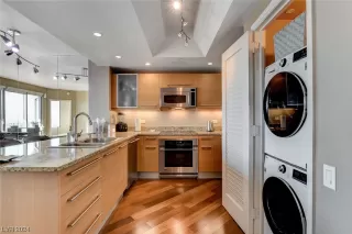 Photo #4: 2552844 Listing