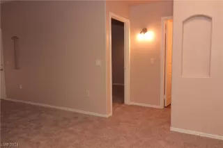 Photo #5: 2552880 Listing