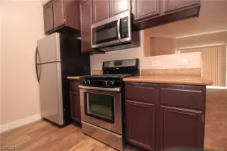 Photo #6: 2552880 Listing